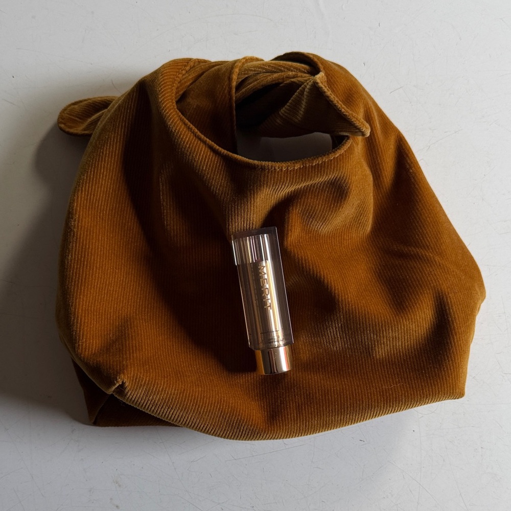 Merit beauty bag & lipstick